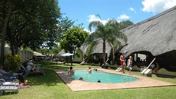 מפלי ויקטוריה Adventure Lodge מראה חיצוני תמונה