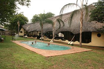 מפלי ויקטוריה Adventure Lodge מראה חיצוני תמונה